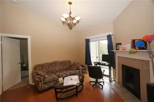 114 E 31st St, Austin, TX 78705 - Photo 2