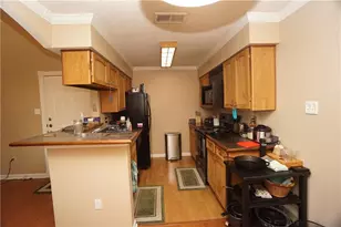 114 E 31st St, Austin, TX 78705 - Photo 6