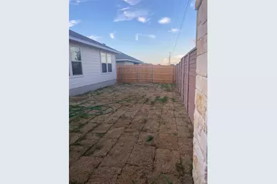 516 Taggart Trail, Jarrell, TX 76537 - Photo 10