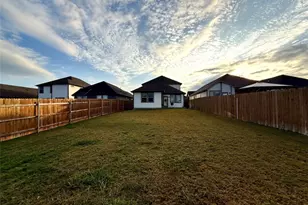 174 Gullivers Dr, Elgin, TX 78621 - Photo 20