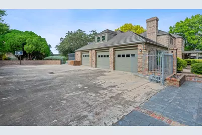 27030 Masters Parkway, Spicewood, TX 78669 - Photo 34