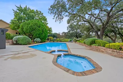 27030 Masters Parkway, Spicewood, TX 78669 - Photo 32