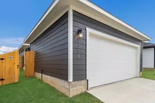 320 Santo Domingo Rd, Bastrop, TX 78602 - Photo 16