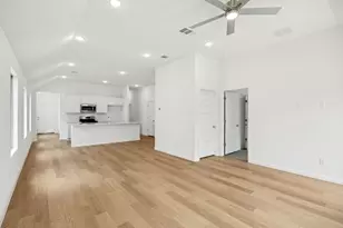 142 Tolo Dr, Elgin, TX 78621 - Photo 10