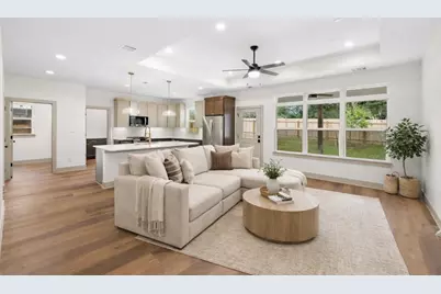 271 College, La Grange, TX 78945 - Photo 2