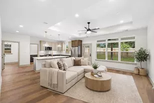 271 College, La Grange, TX 78945 - Photo 2