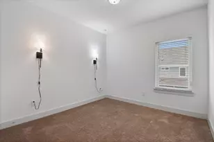 7209 Bassett Ct, Austin, TX 78741 - Photo 28