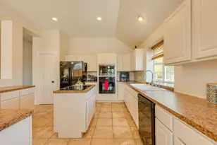 17909 Westward Look, Dripping Springs, TX 78620 - Photo 14