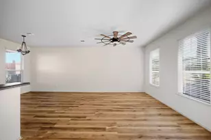 408 Azurite Dr, Jarrell, TX 76537 - Photo 4