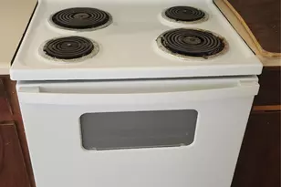 903 W 1st St, Cameron, TX 76520 - Photo 6