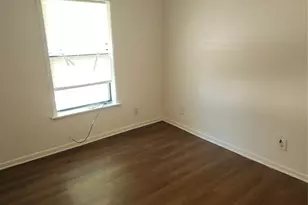 903 W 1st St, Cameron, TX 76520 - Photo 8