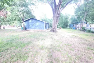 903 W 1st St, Cameron, TX 76520 - Photo 20