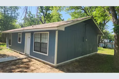 903 W 1st Street, Cameron, TX 76520 - Photo 2