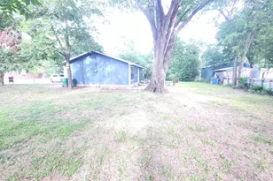 903 W 1st St, Cameron, TX 76520 - Photo 20