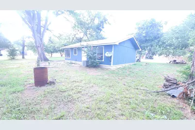 903 W 1st Street, Cameron, TX 76520 - Photo 18
