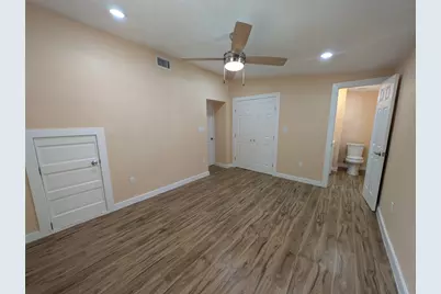 320 Laredo Street, Lockhart, TX 78644 - Photo 10