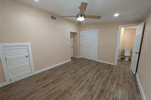 320 Laredo St, Lockhart, TX 78644 - Photo 10