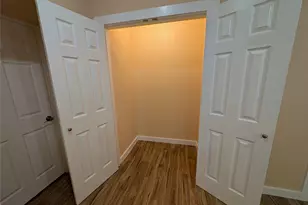 320 Laredo St, Lockhart, TX 78644 - Photo 14