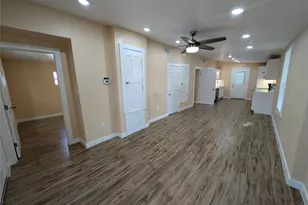 320 Laredo St, Lockhart, TX 78644 - Photo 2