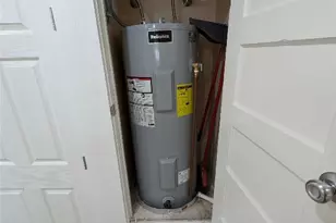 320 Laredo St, Lockhart, TX 78644 - Photo 22