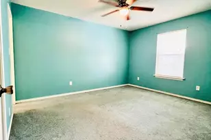 2105 W Gillis Ave, Cameron, TX 76520 - Photo 16