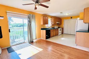 2105 W Gillis Ave, Cameron, TX 76520 - Photo 10