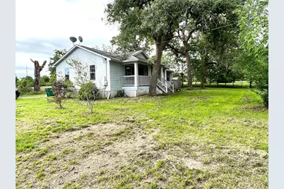 2105 W Gillis Avenue, Cameron, TX 76520 - Photo 8