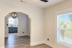 608 E Pecan St, Taylor, TX 76574 - Photo 6