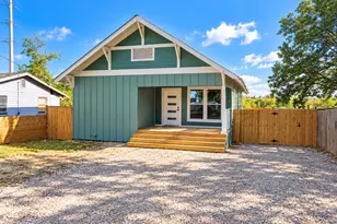 608 E Pecan St, Taylor, TX 76574 - Photo 2