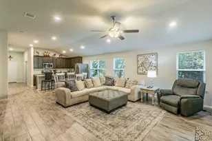 4202 Glendale Ln, Lago Vista, TX 78645 - Photo 2