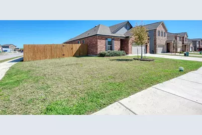 18600 Golden Eagle Way, Elgin, TX 78621 - Photo 4
