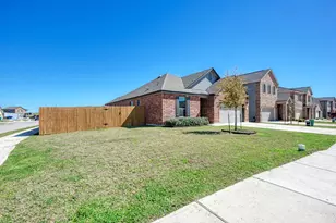 18600 Golden Eagle Way, Elgin, TX 78621 - Photo 4