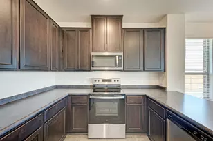 18600 Golden Eagle Way, Elgin, TX 78621 - Photo 16