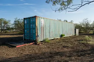 1096 Co Rd 447, Waelder, TX 78959 - Photo 18