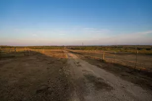 1096 Co Rd 447, Waelder, TX 78959 - Photo 10