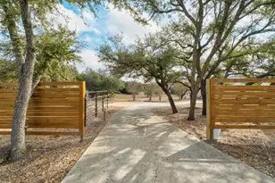 1021 Westland Ridge Rd, Dripping Springs, TX 78620 - Photo 2