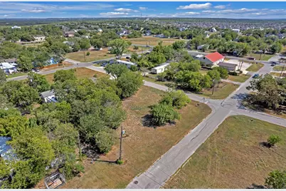 301 E Boyce Street, Manor, TX 78653 - Photo 4