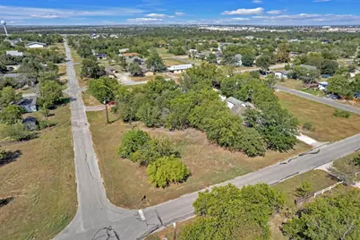 301 E Boyce Street, Manor, TX 78653 - Photo 2