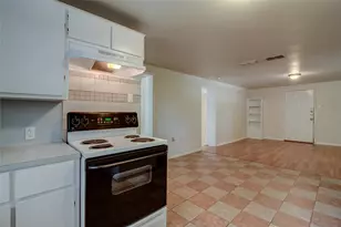 1308 S Pine St, Georgetown, TX 78626 - Photo 8