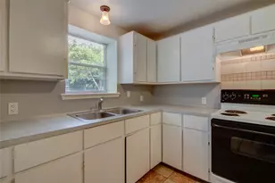1308 S Pine St, Georgetown, TX 78626 - Photo 14
