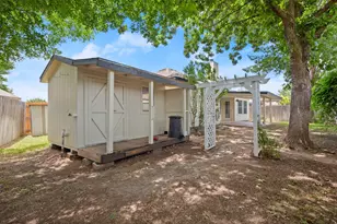 157 Meadowlark Cir, Georgetown, TX 78626 - Photo 16