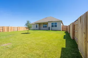 401 W Luna Blue Ln, Jarrell, TX 76537 - Photo 8