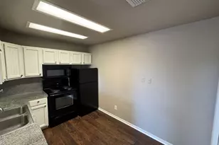 1624 Aquarena Springs Dr, San Marcos, TX 78666 - Photo 8