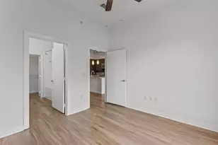 1900 Barton Springs Rd, Austin, TX 78704 - Photo 20