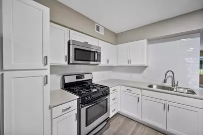 2303 East Side Drive #109, Austin, TX 78704 - Photo 4