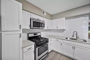 2303 East Side Dr, Austin, TX 78704 - Photo 4
