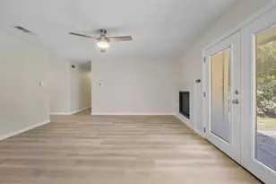 1100 Red Cliff Dr, Austin, TX 78758 - Photo 14