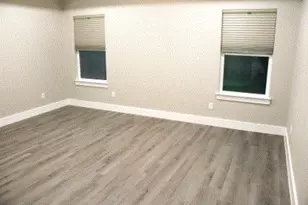 954 E Salty St, Thorndale, TX 76577 - Photo 8