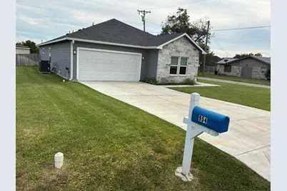 954 E Salty Street, Thorndale, TX 76577 - Photo 2