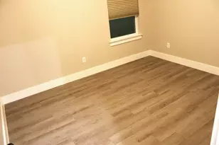 954 E Salty St, Thorndale, TX 76577 - Photo 14